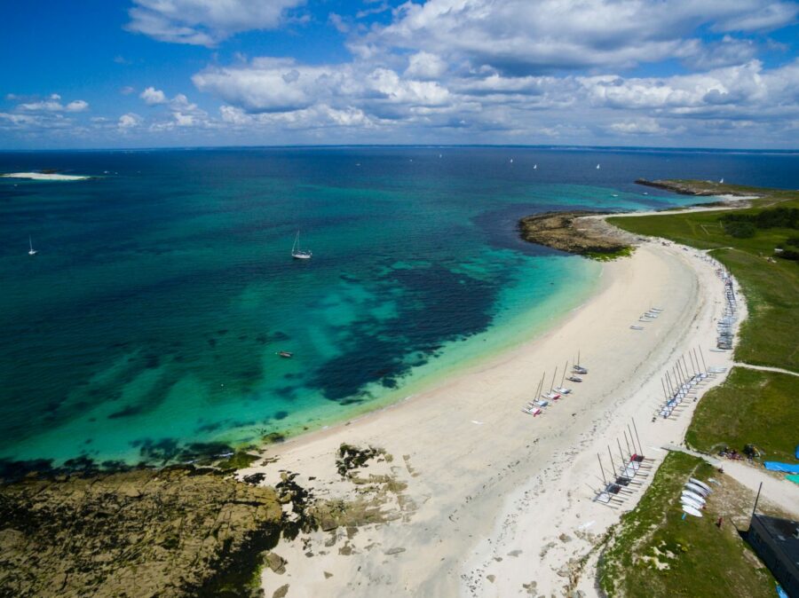 Plage de sables blancs à Penfret