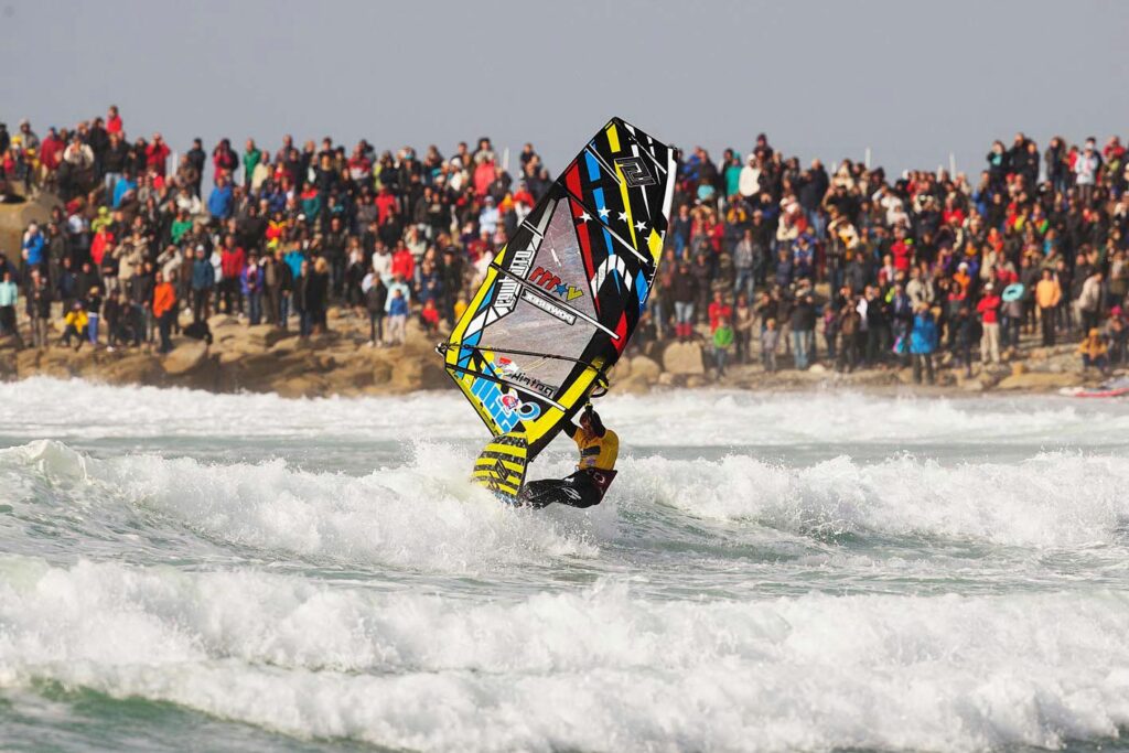 C'est la foule à la coupe du monde de windsurf en 2014