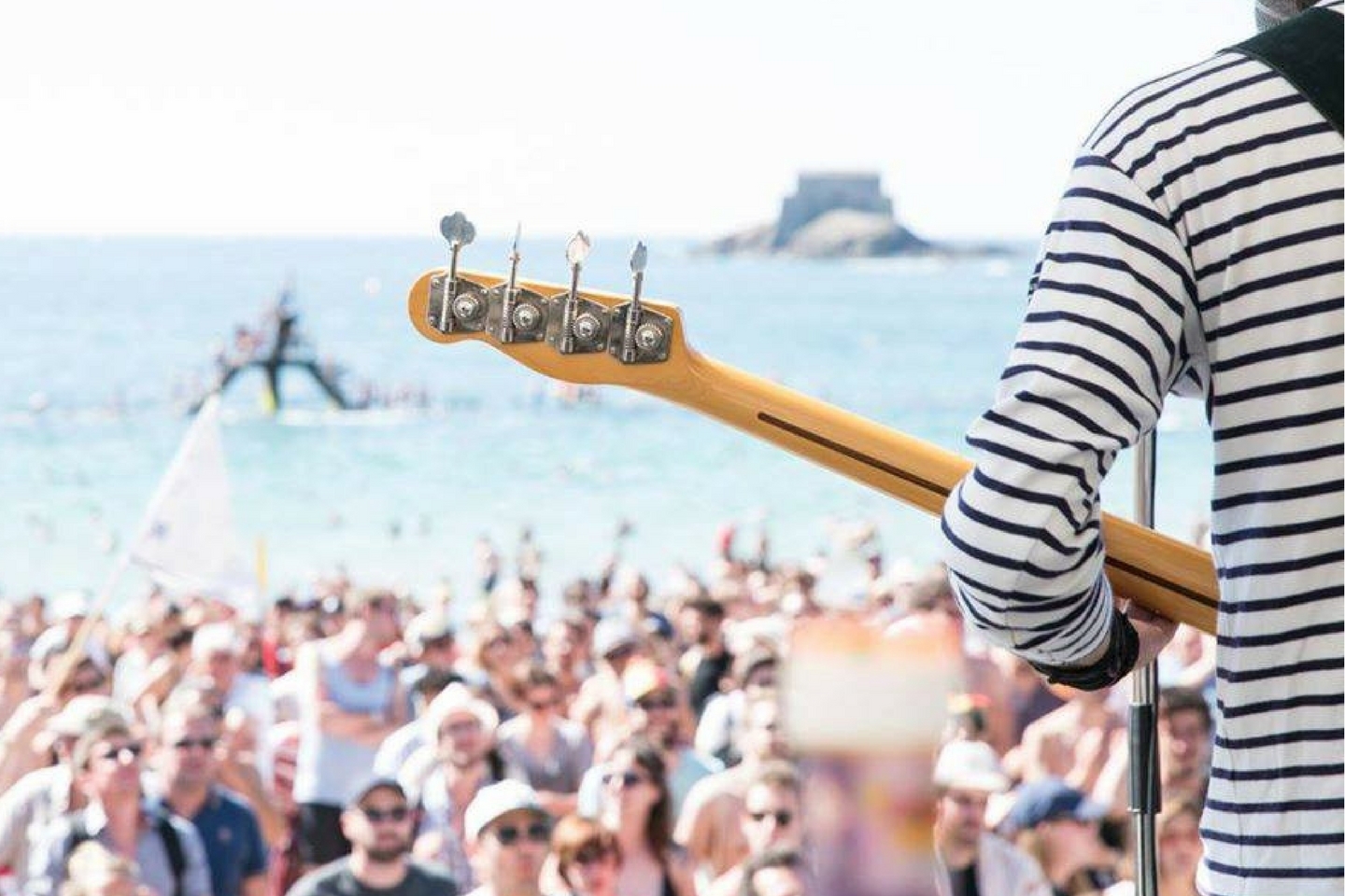 Un festival sur une plage de Saint-Malo en vidéo 360°