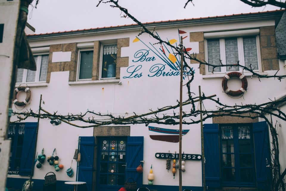 Le bar Les Brisants, le bistrot breton à l'ancienne qu'il vous faut découvrir !