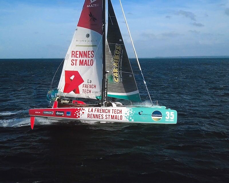 Le trimaran sponsorisé par la French Tech Rennes Saint-Malo