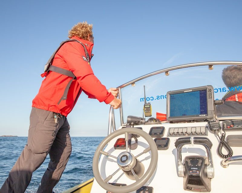 Des personnes en sortie bateau