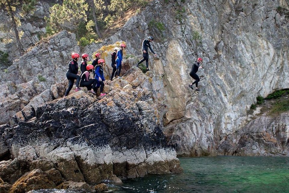 Le coasteering, la nouvelle activité aquatique de l’extrême !