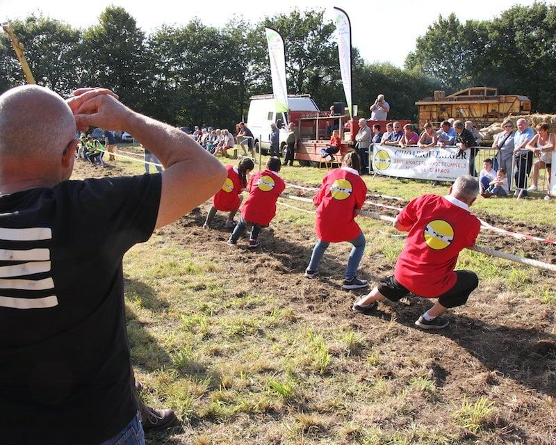 Epreuve de tire à la corde pendant des championnats