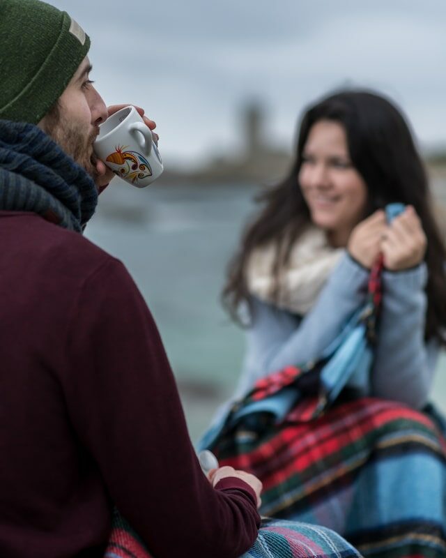 Couple qui boit un thé