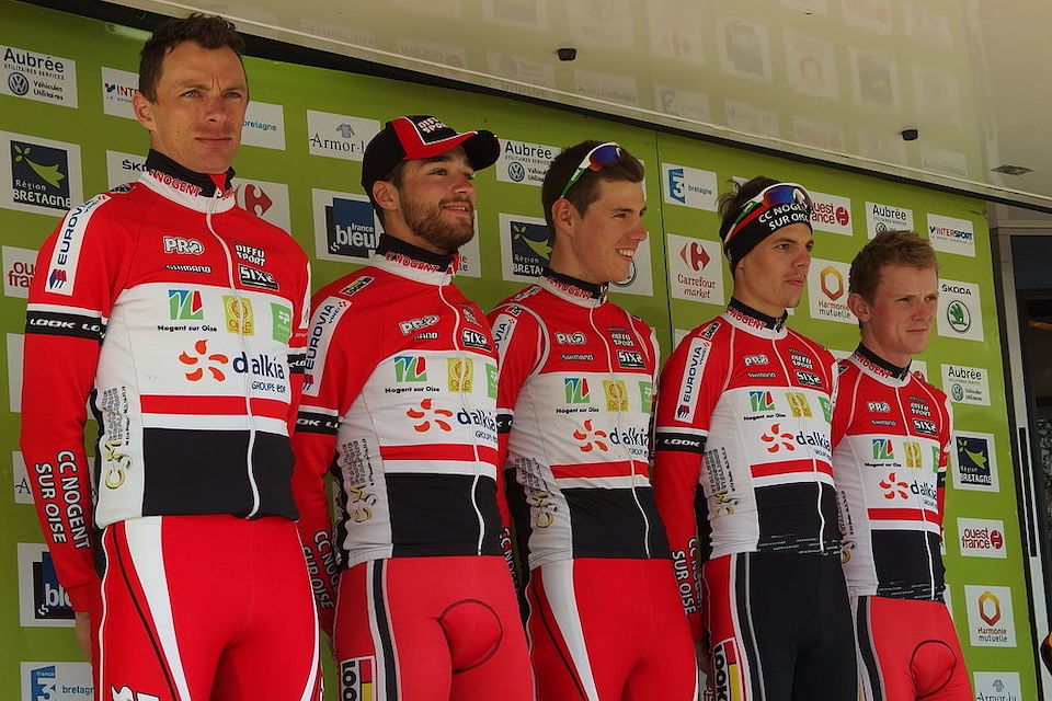 Equipe CC de Nogent sur Oise pour le Tour de Bretagne 2015