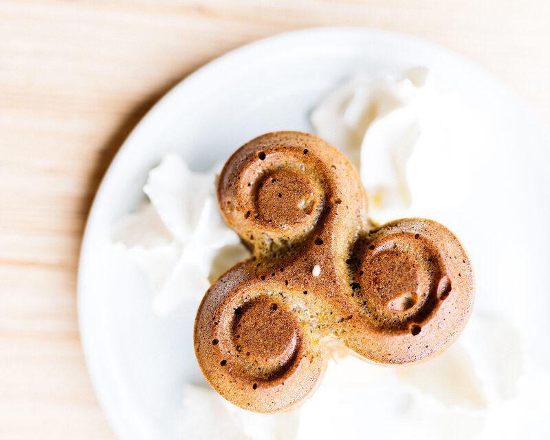 Gâteau en forme de triskell à base de sarrasin, de potimarron et de lambig