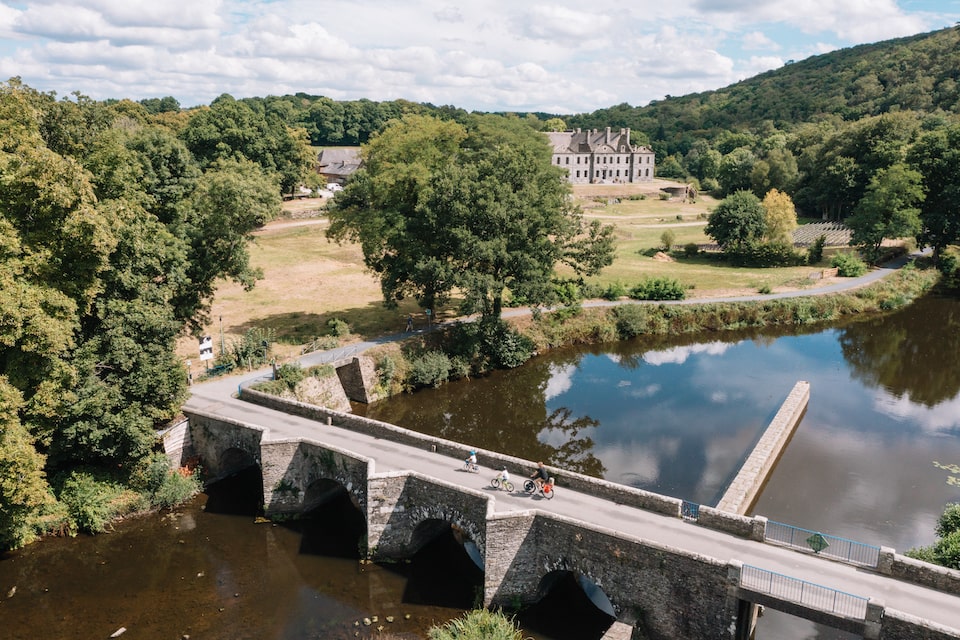 Vue aérienne sur l'Abbaye de Bon Repos