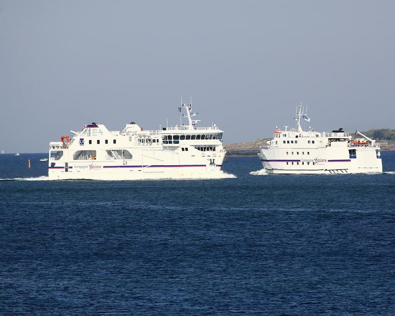Deux vedettes qui font le trajets Lorient-Île de Groix