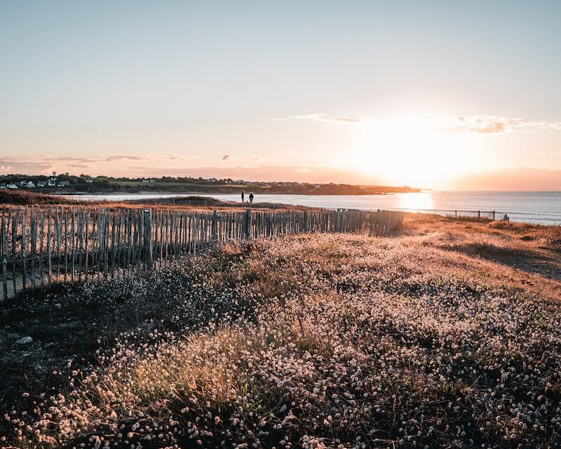 Coucher de soleil sur la mer sur la baie de Lorient