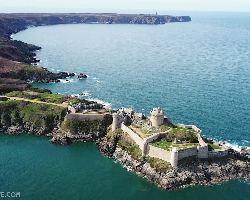 Le Château de la Roche Goyon vu du ciel