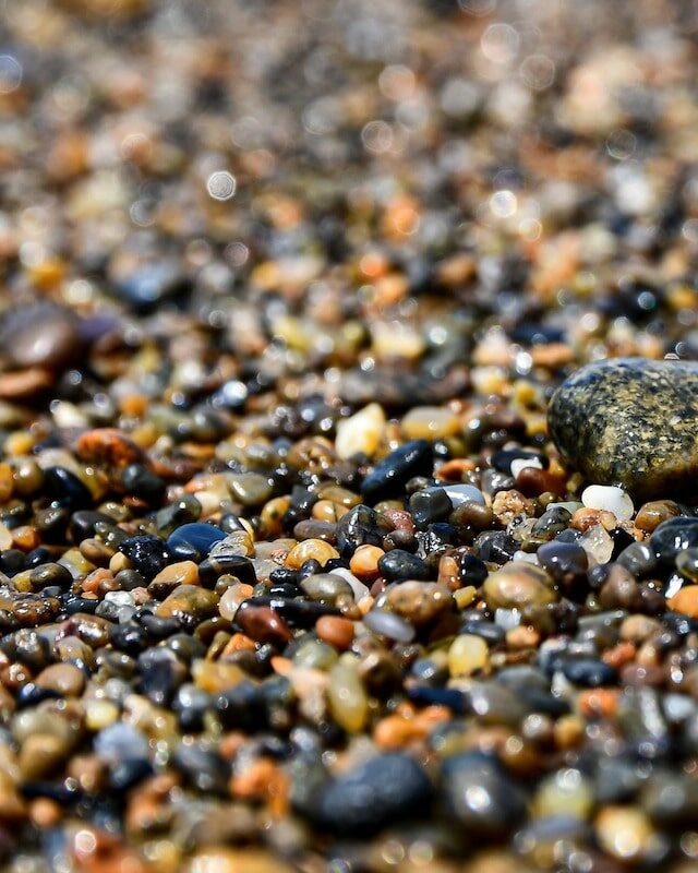 Gros plan sur des gros grains de sable