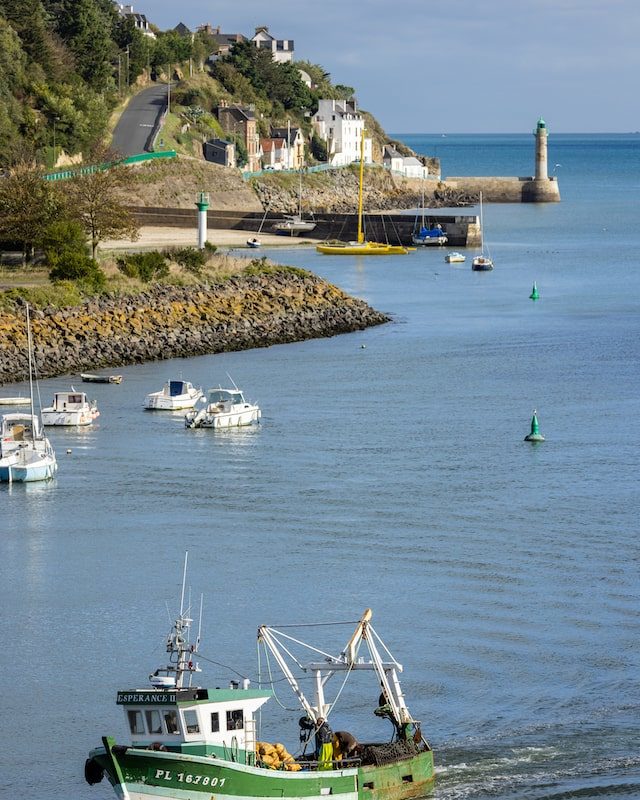 Bateau arrivant au port du Légué à Saint-Brieuc