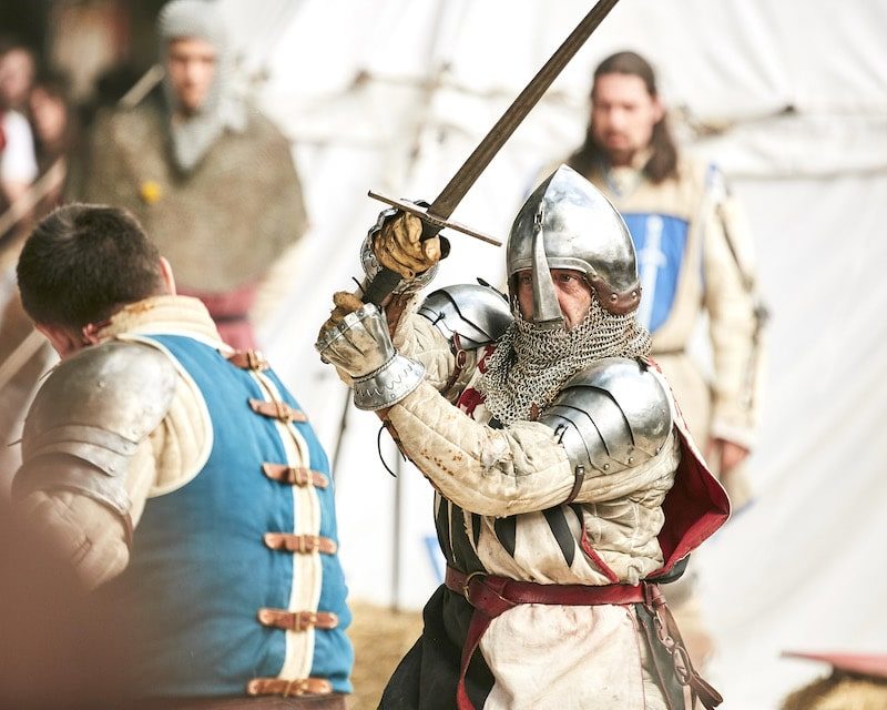 Combat de chevaliers au Festival Médiéval de Josselin